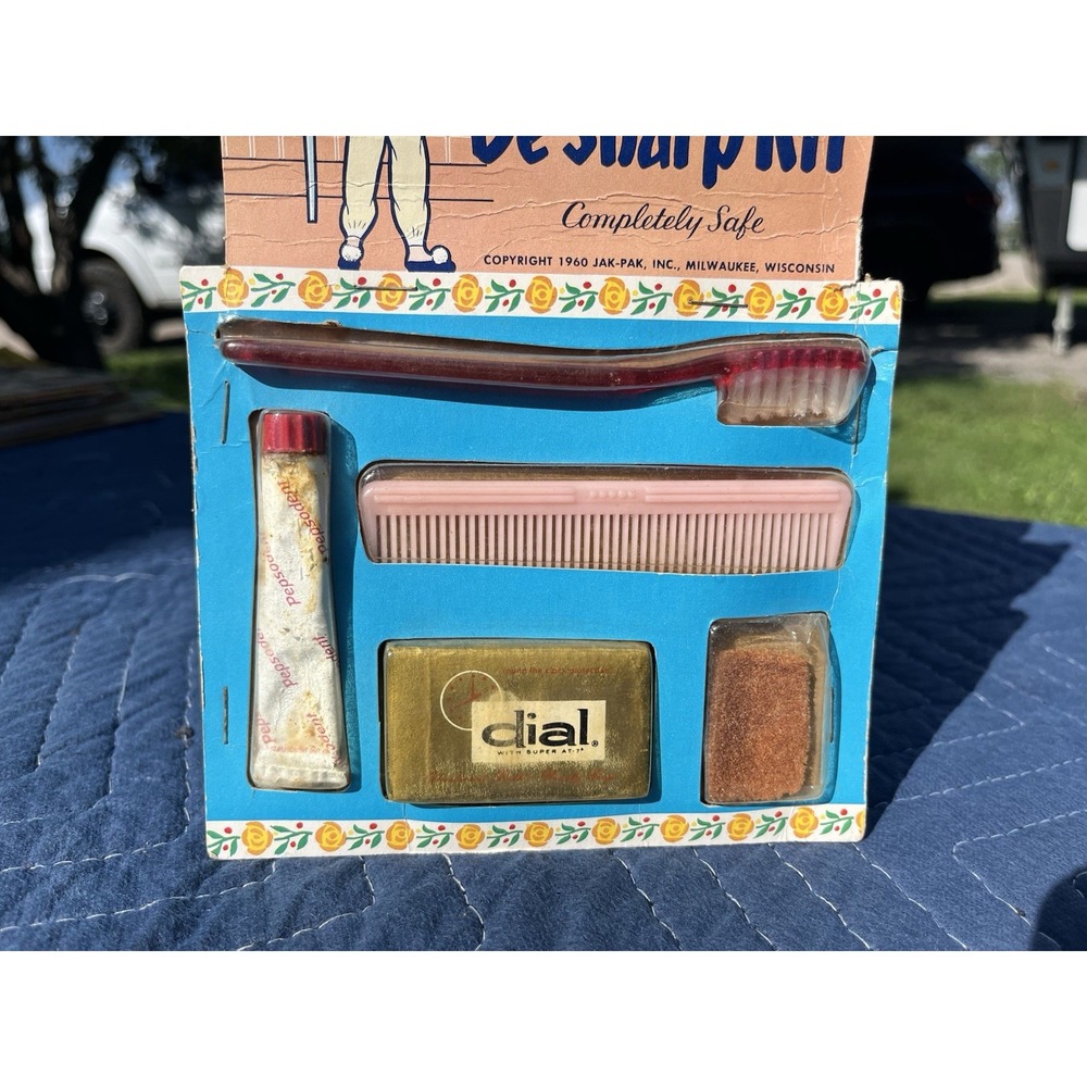 Vtg 1960 Dime Store Toy Play. Set Tiny Teen Play Set. Dial Soap-Pepsodent - Picture 3 of 5